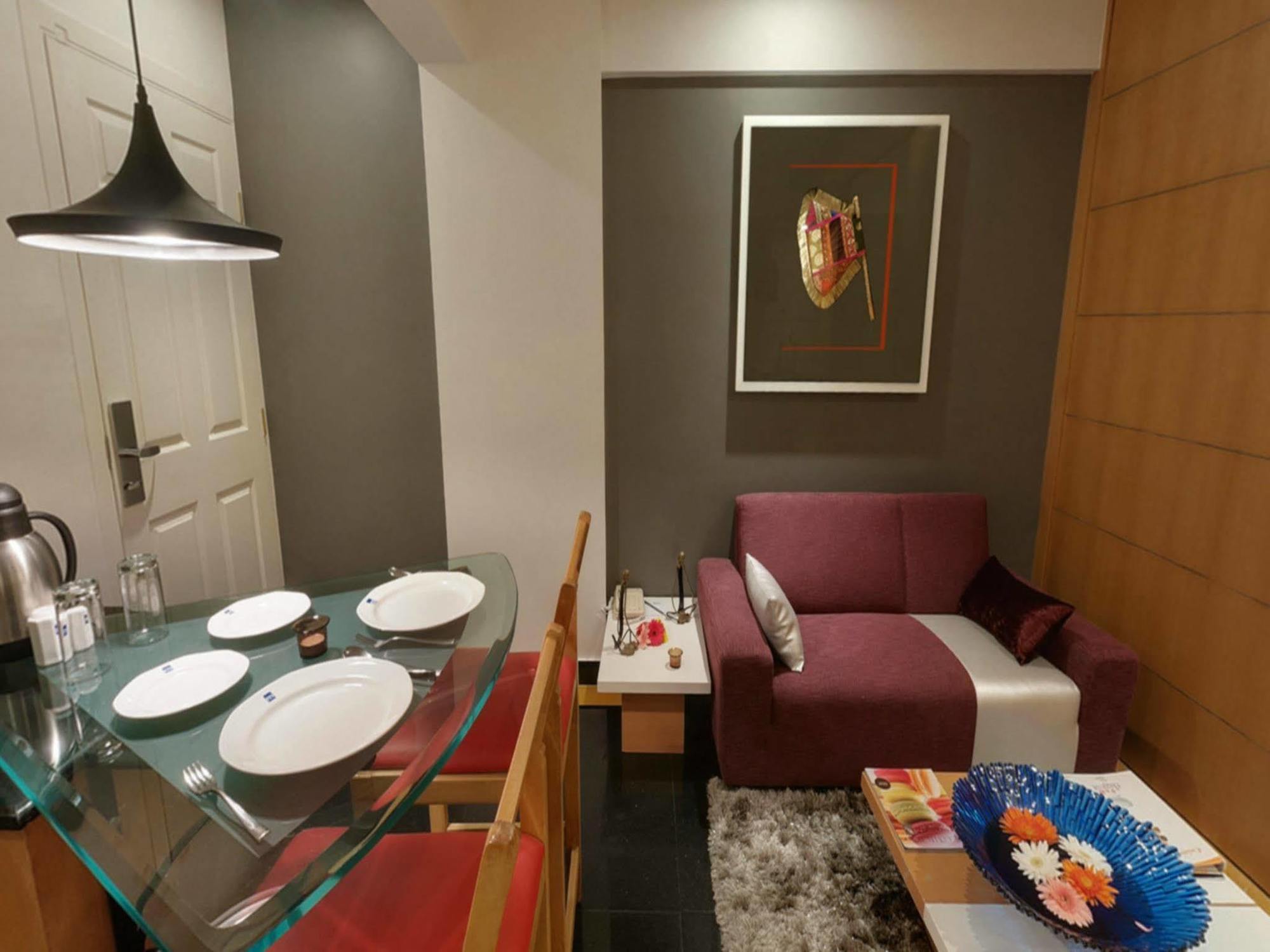 Melange Luxury Service Apartment Бангалор Экстерьер фото